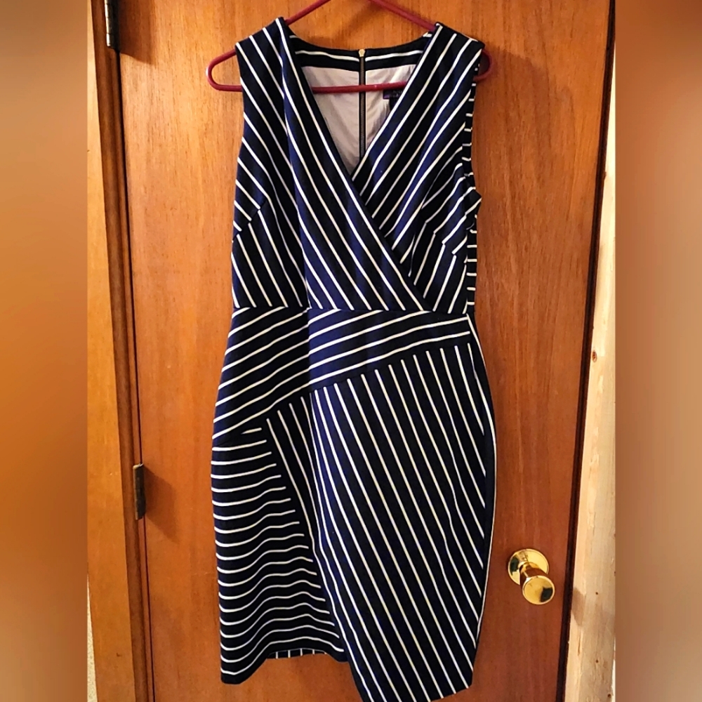 Woman's NYDJ dress